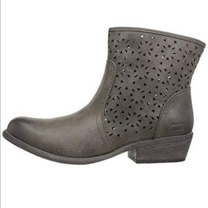 Billabong Booties